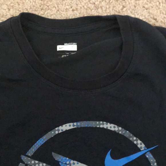 Nike dri fit shirt - Picture 2 of 5